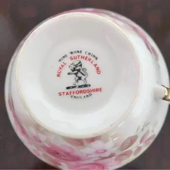 Vintage Grannycore Royal Sutherland England Teacup Pink and White Flowers - Picture 6 of 6